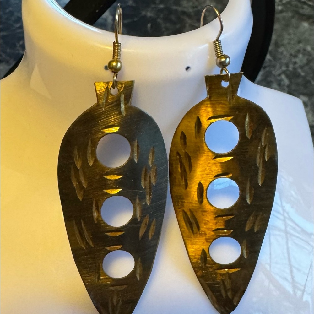 Brass Tone Cutout Teardrop Dangle Earrings - Gold